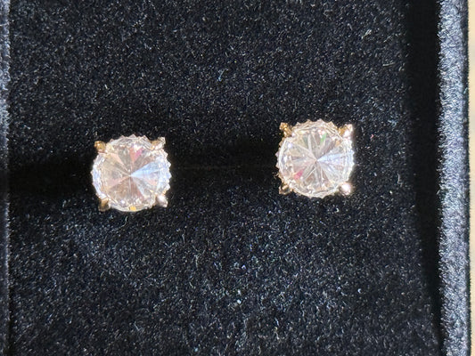 Unisex 10KT Yellow Gold 4-Prong Diamond Stud Earrings | Reversed Diamond on sale !